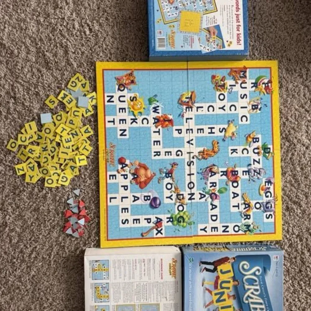 Scrabble Junior: Your Child's First Crossword Game! (1999 Vintage) Learning Toy